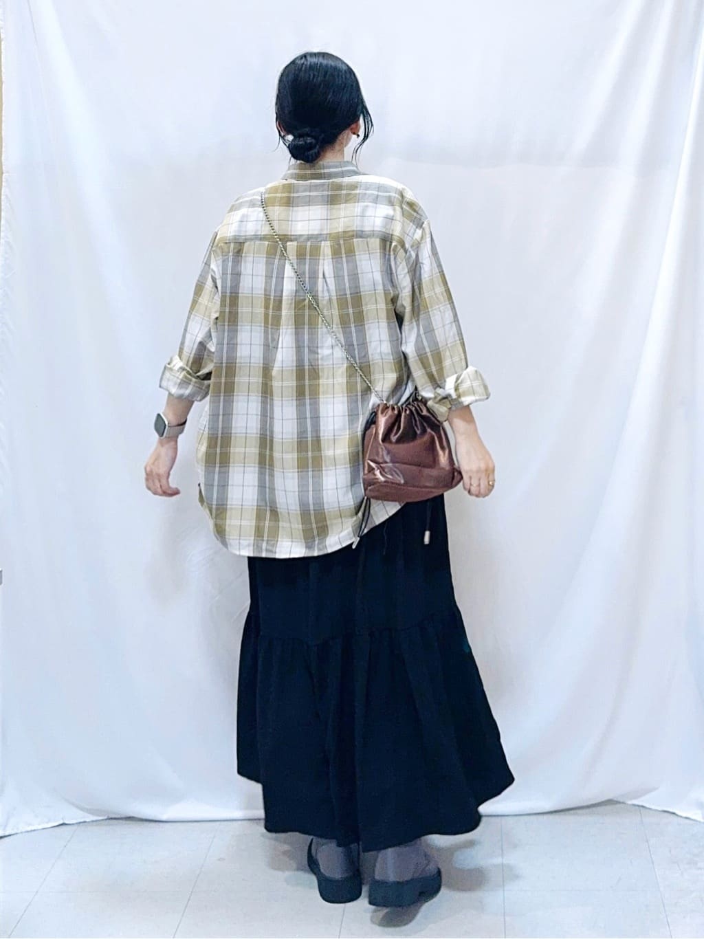 𝐇𝐢𝐫𝐨𝐦𝐢さんの「SHOO･LA･RUE｜【洗濯機可/S-LL】程よい抜け感 大人のチェックシャツ」を使ったコーディネート