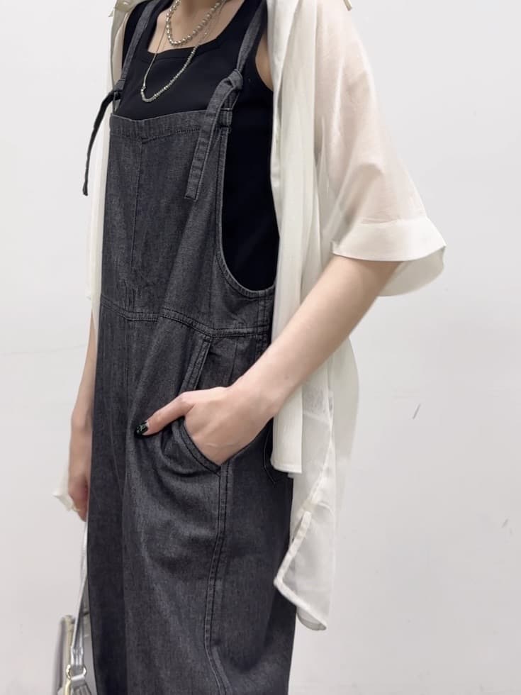 𝐜𝐡𝐢𝐤𝐚さんの「SHOO･LA･RUE｜大人のシアー感 ラメが華やかな楊柳ポンチョシャツ」を使ったコーディネート