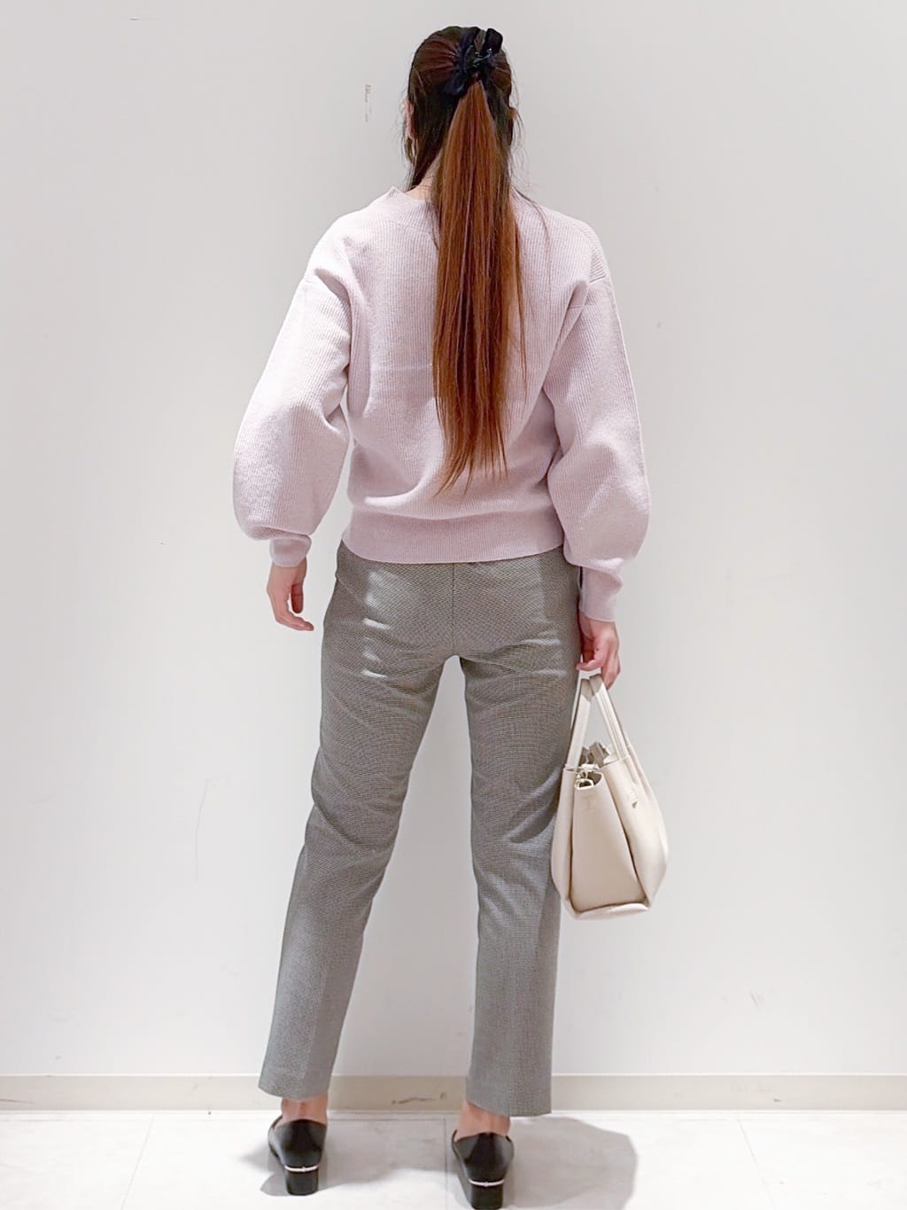 yurinaさんの「index｜ウォームストレッチテーパードパンツ【洗濯機OK／防シワ／吸湿発熱】《XS～3L》」を使ったコーディネート