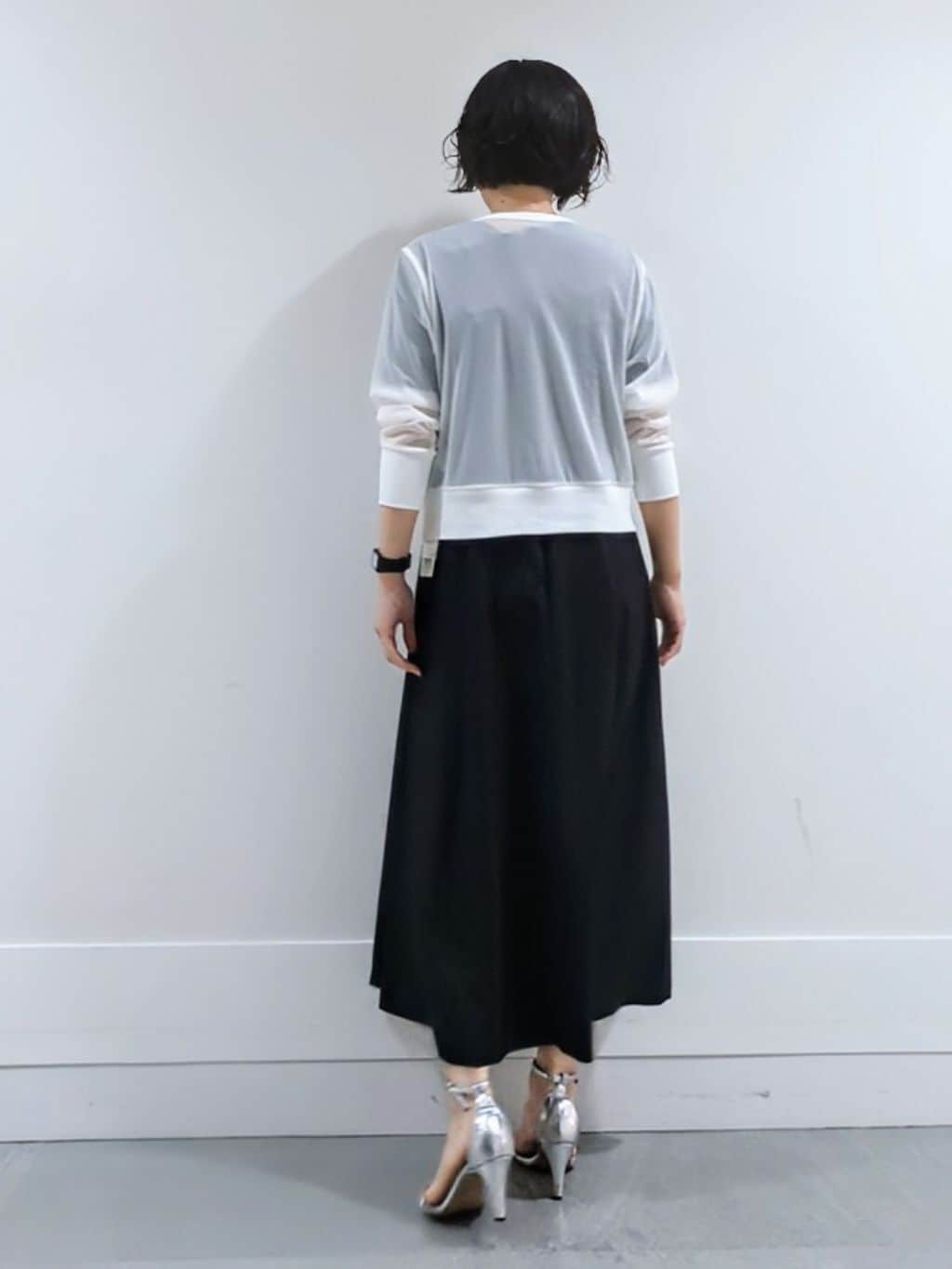 ミズタさんの「UNTITLED｜【きれいめカジュアル/セミフレア】異素材ドッキングワンピース」を使ったコーディネート