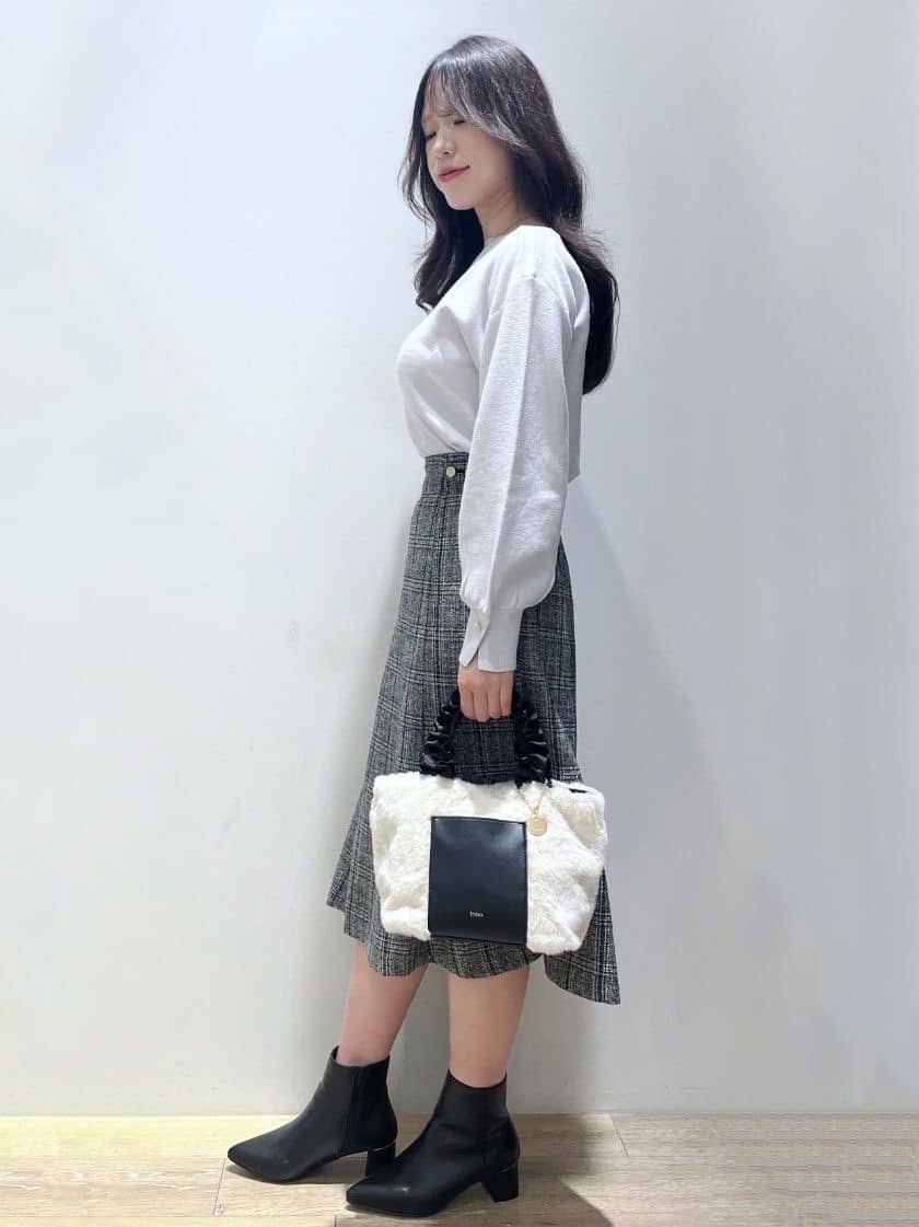 Mimさんの「index｜ラメガーター編みボートネックニット【洗濯機OK】《8col／XS～LL》」を使ったコーディネート