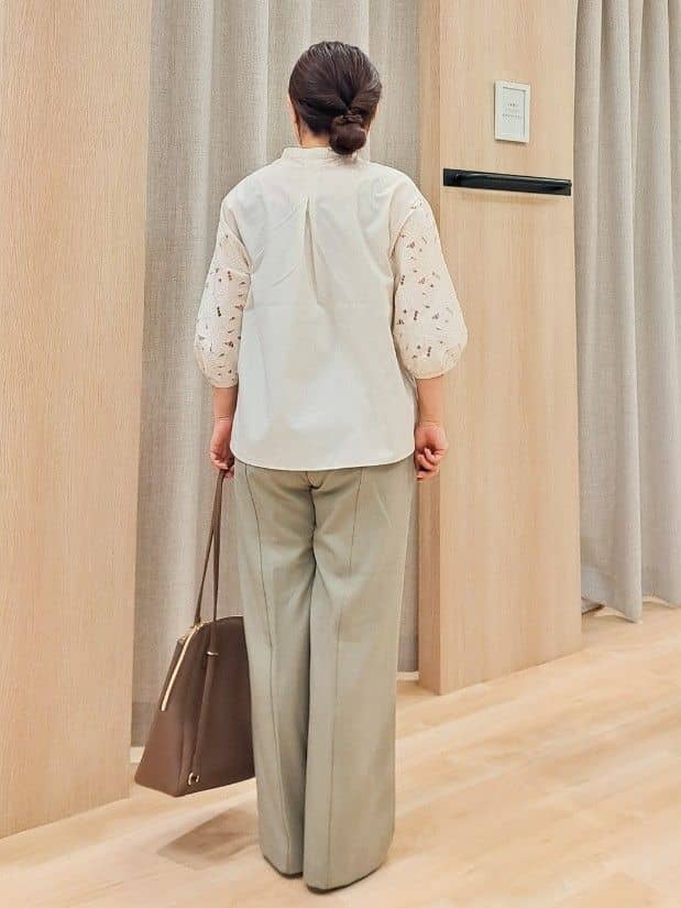 ふるさんの「grove｜すっきりもリラックスも叶える　ウエストイージー美脚フレアパンツ」を使ったコーディネート