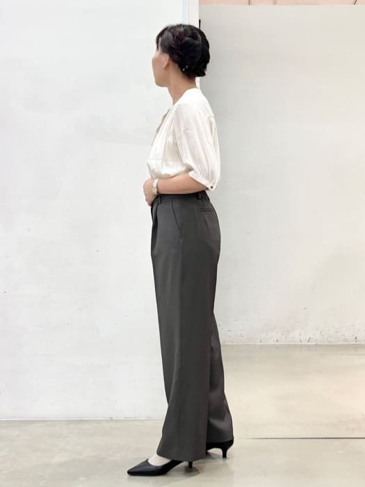 fujiさんの「THE SHOP TK｜【インしなくも決まる】サテンギャザー5分袖ブラウス」を使ったコーディネート
