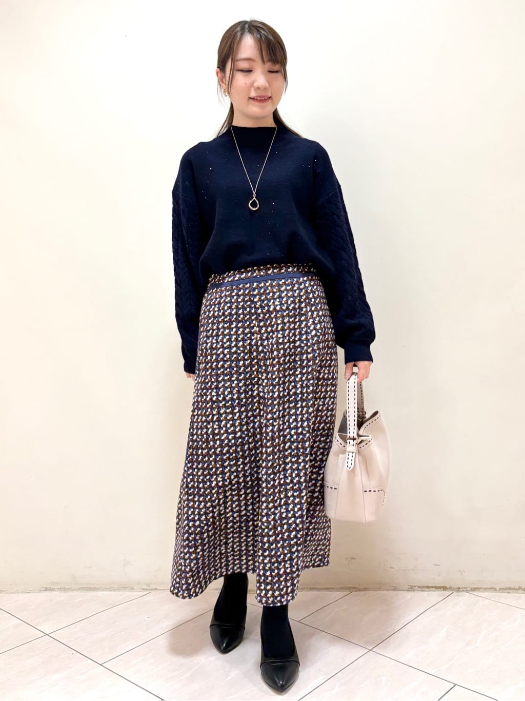 mikiさんの「Reflect｜【一枚で着映え◎／ゆったりシルエット】ラメ&times;スパンコールウール混ニット」を使ったコーディネート