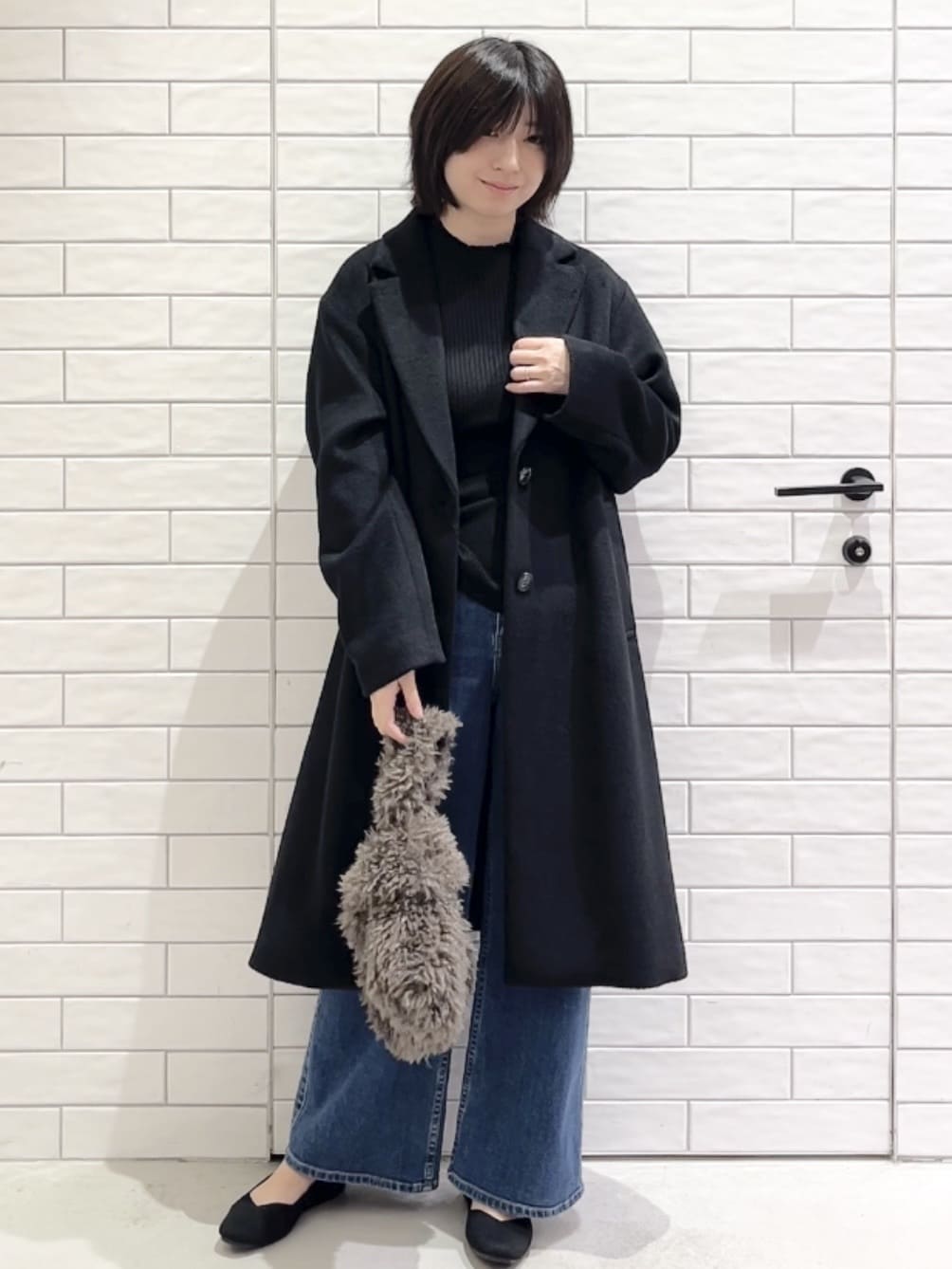 しおりさんの「OPAQUE.CLIP｜カシミヤブレンドウールチェスターコート」を使ったコーディネート