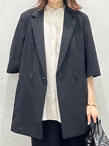 Miwaさんの「UNTITLED｜【接触冷感/吸水速乾】フレアバックシャンブラウス」を使ったコーディネート
