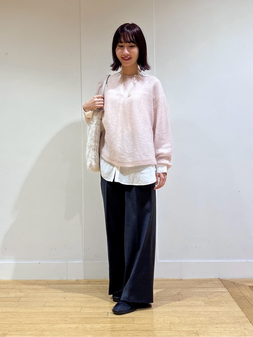 Yoshimiさんの「INDIVI｜【キッドモヘヤ素材】ラウンドヘムニット」を使ったコーディネート