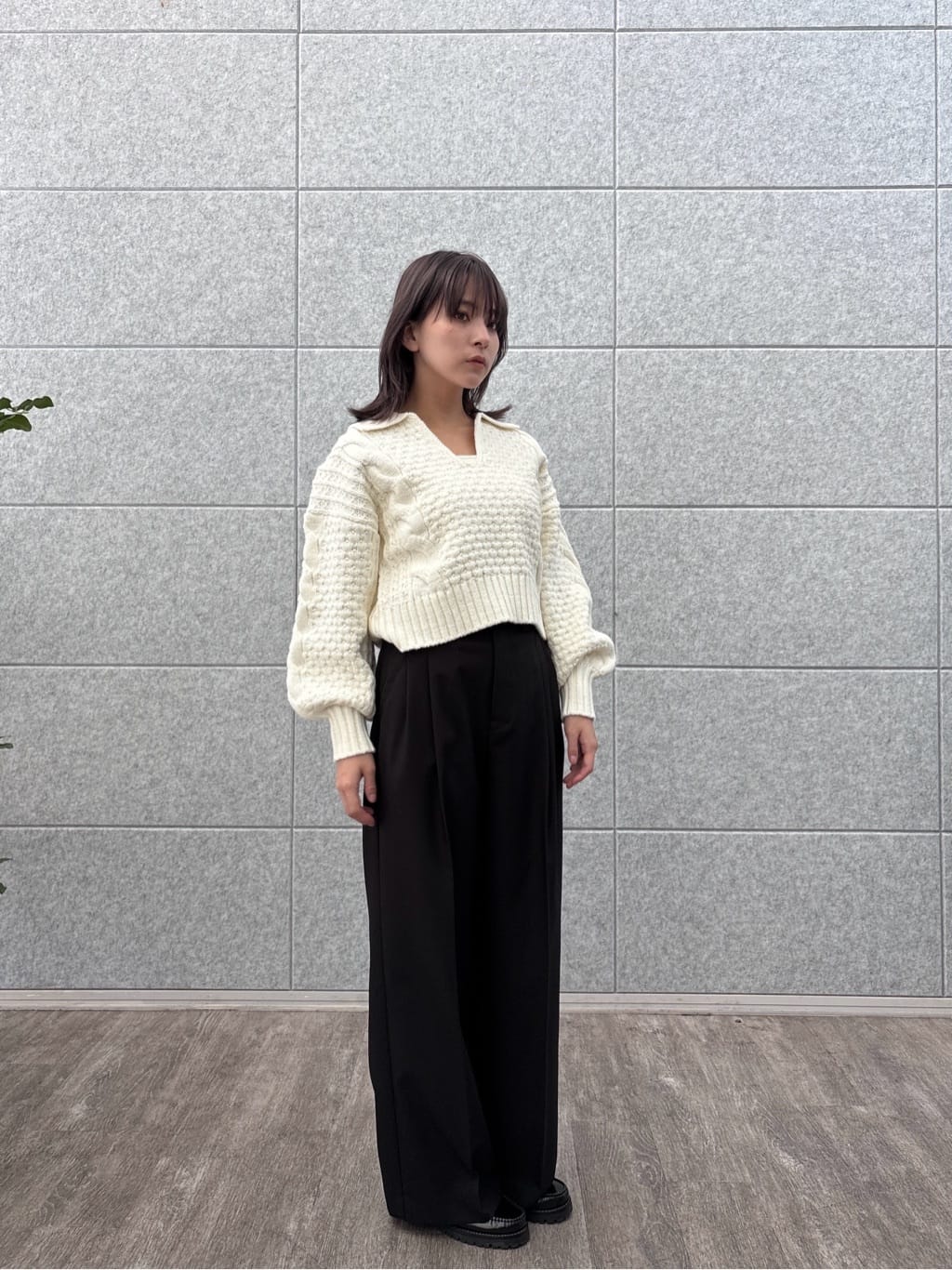 erikaさんの「INDIVI｜スキッパーフォルムニット」を使ったコーディネート
