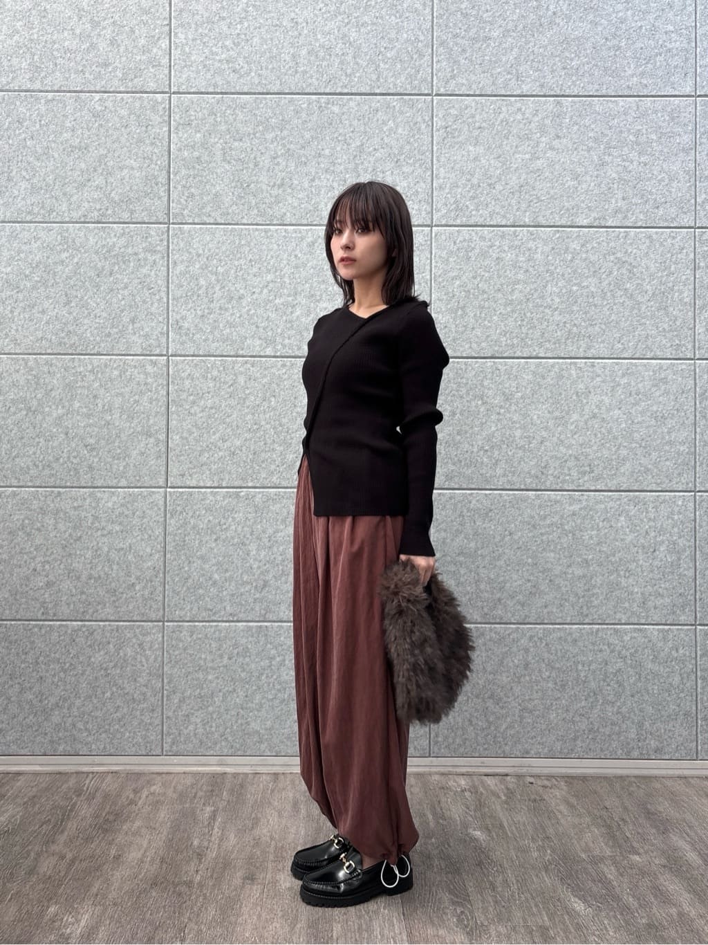 erikaさんの「INDIVI｜ウエストギャザーパンツ」を使ったコーディネート