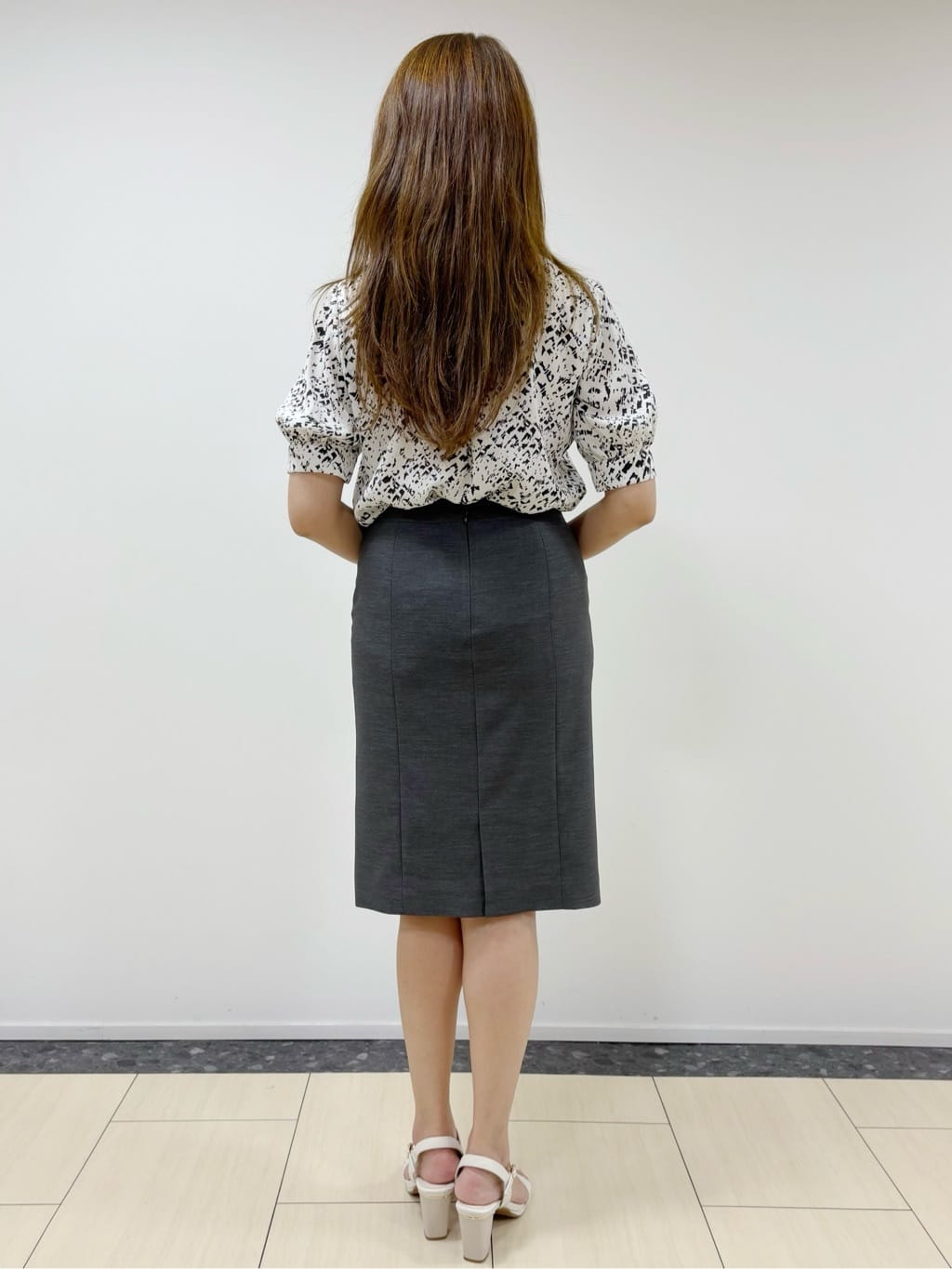 Annaさんの「COUP DE CHANCE｜◆【手洗い可／日本製】パフスリーブブラウス」を使ったコーディネート