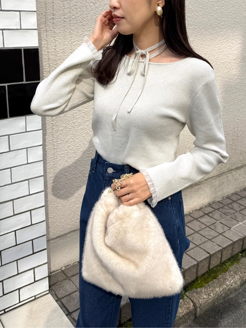 teiさんの「Couture brooch｜フェイクファーチェーンバッグ」を使ったコーディネート