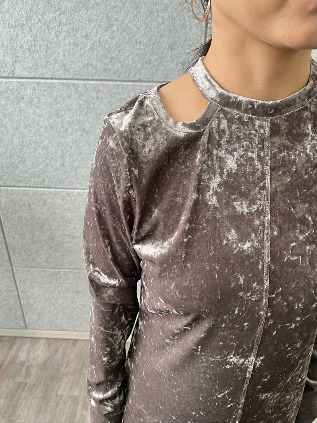 kanakoさんの「CODE A｜【Re】neck point velour dress」を使ったコーディネート