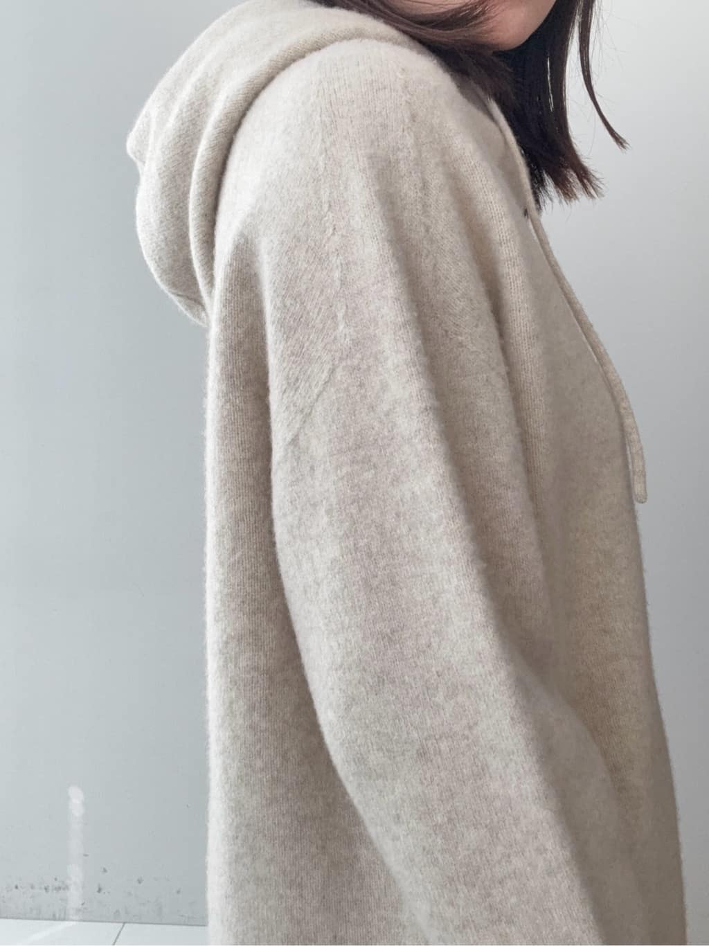 BUNさんの「DRESSTERIOR｜カシミヤブレンドフードニット」を使ったコーディネート