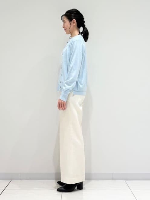 kayoさんの「INDIVI｜【洗える／毛玉になりにくい】エクストラファインウール Vネックニット」を使ったコーディネート