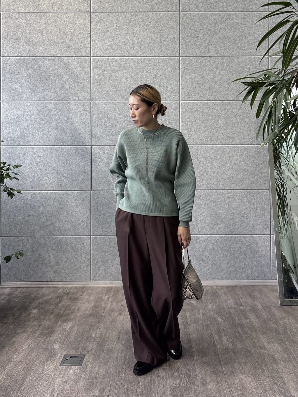 kotakiさんの「INDIVI｜Comfy SET UP｜イージーストレートワイドパンツ【セットアップ対応／通勤/カセット服】」を使ったコーディネート
