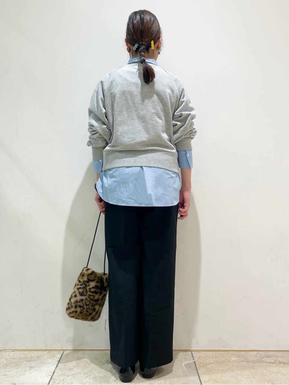 ともも。さんの「OPAQUE.CLIP｜撥水フードミドルダウンコート【防風／抗菌防臭／洗濯機OK】《S～LL》」を使ったコーディネート