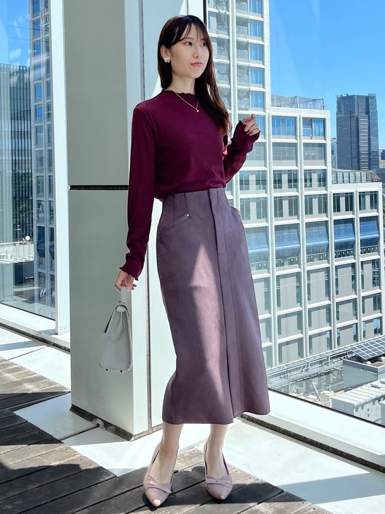 はばさんの「Couture brooch｜【洗える・ストレッチ・通勤】スエード調ダンボールIラインスカート」を使ったコーディネート