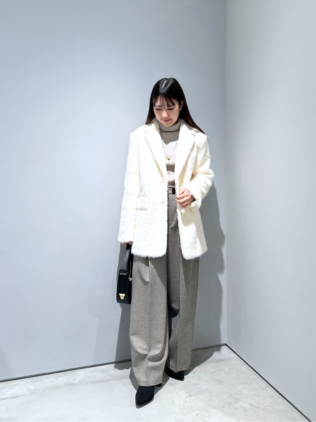 Renoさんの「INDIVI｜【MILLELA FIRENZE】ショルダームーンバッグ」を使ったコーディネート