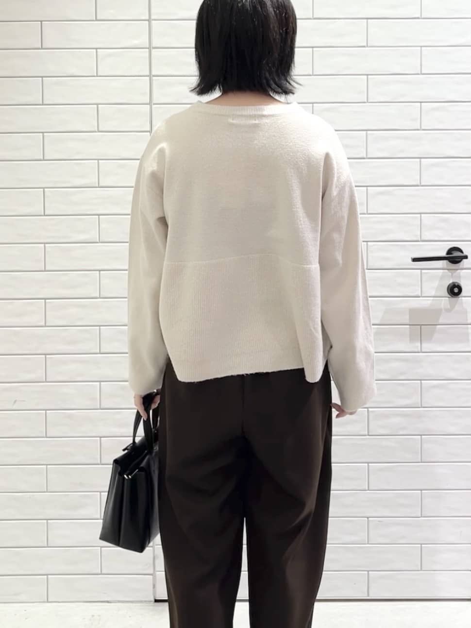 しおりさんの「OPAQUE.CLIP｜ペプラムニット【洗濯機OK】」を使ったコーディネート