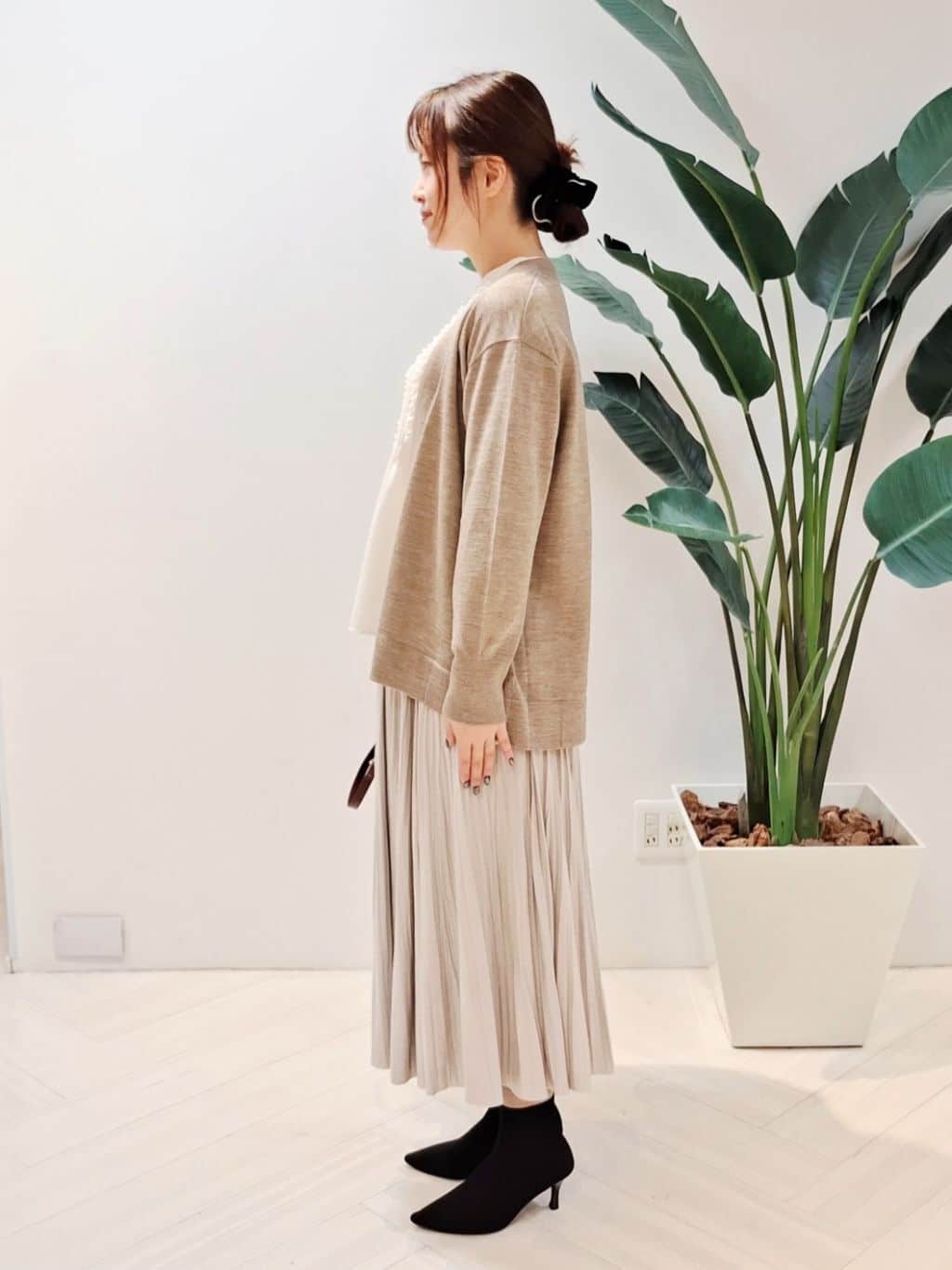 YuKaRiさんの「UNTITLED｜【アンサンブル可/洗える/ボタンなし】シルクウールカシミヤ 着流しカーディガン」を使ったコーディネート