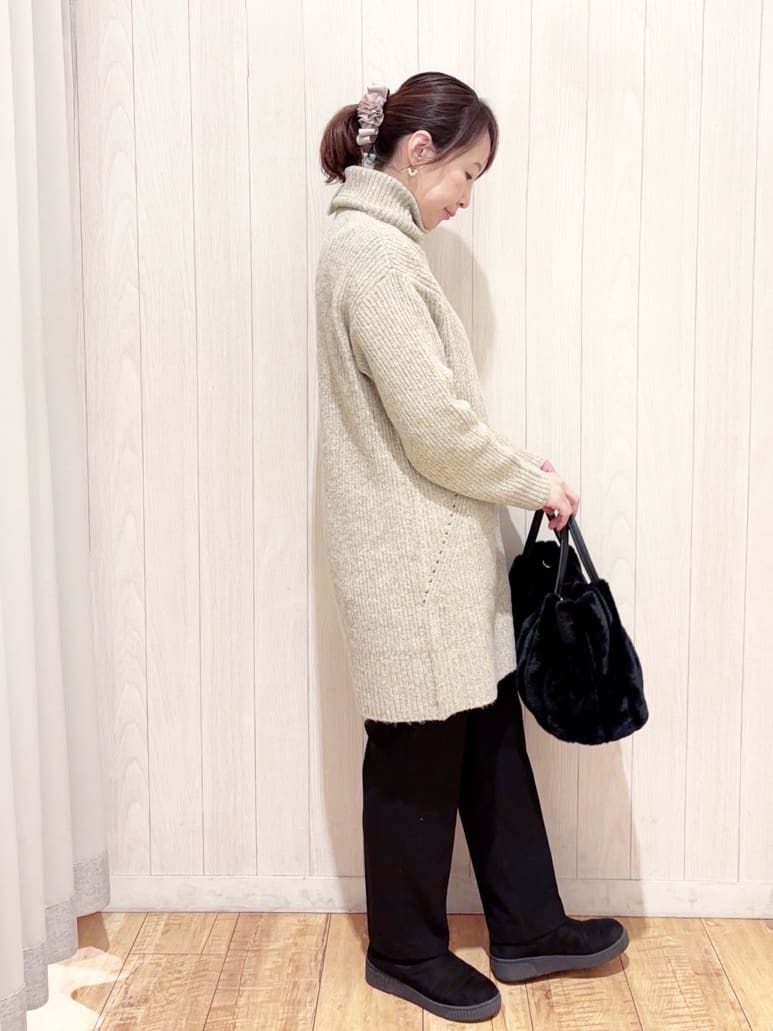 あいこさんの「SHOO･LA･RUE｜【洗濯機可/S-LL/体型カバー】女性らしい美シルエット チュニックニットワンピース」を使ったコーディネート