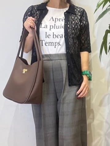 misakiさんの「SHOO･LA･RUE｜【S-LL/5分袖】大人の抜け感 襟付きレーストップス」を使ったコーディネート
