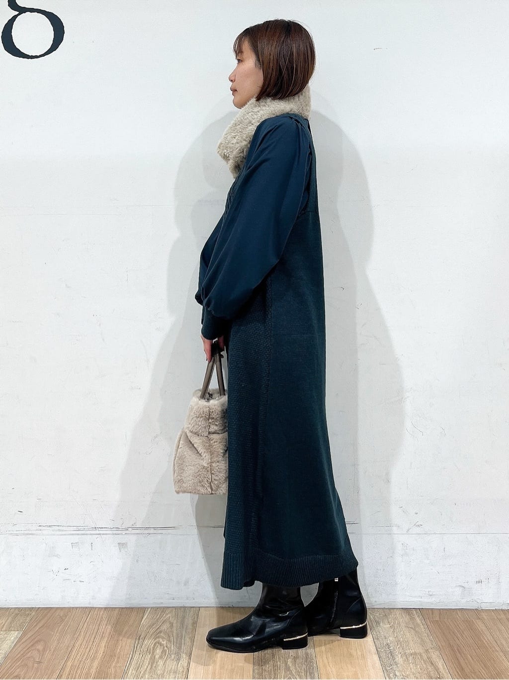 山さんさんの「grove｜一枚で華やぐ、袖布帛ケーブルニットワンピース」を使ったコーディネート
