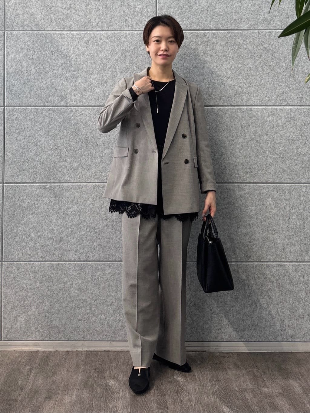 kanaeさんの「INDIVI｜【洗える／セットアップ可能】凹凸ストレッチ素材ダブルジャケット」を使ったコーディネート