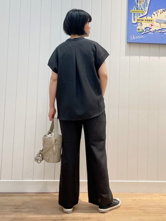 mikaさんの「Dessin｜【2点セット/ウエストゴム/洗える】スキッパ―シャツ＆ストレートパンツセット」を使ったコーディネート