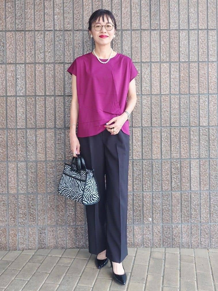 MUTSUKOさんの「UNTITLED｜【洗える/Tシャツ】ツイストプルオーバー」を使ったコーディネート