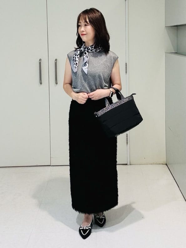 makiさんの「UNTITLED｜【アンサンブル可/洗える】シアーノースリーブ プルオーバー」を使ったコーディネート