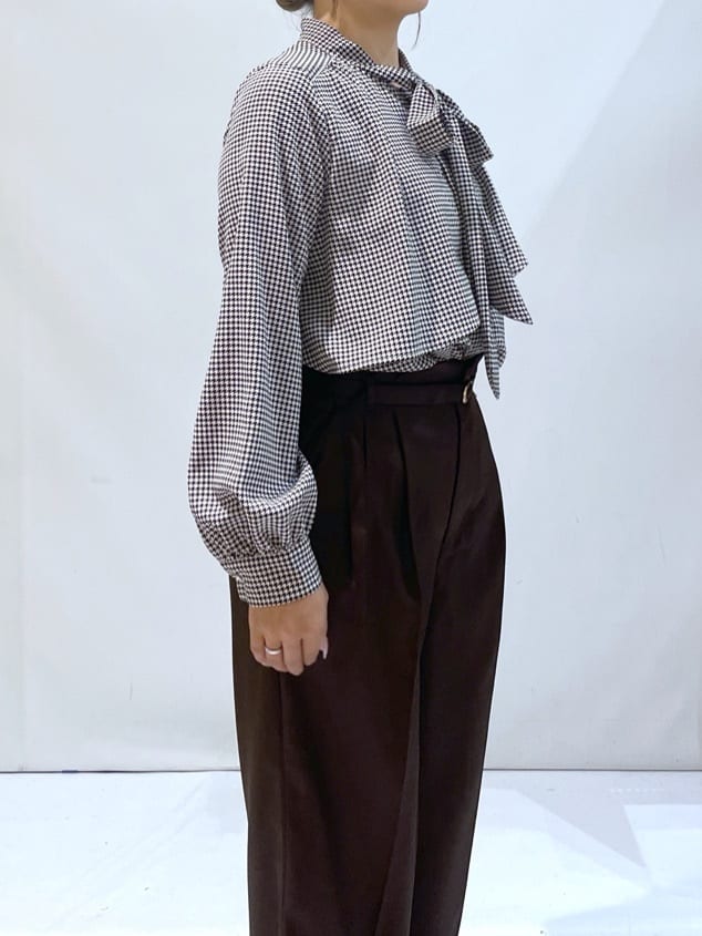 manaさんの「OPAQUE.CLIP｜アシンメトリーレイヤードボウタイブラウス【洗濯機OK／イージーアイロン／防シワ】《XS～3L》」を使ったコーディネート