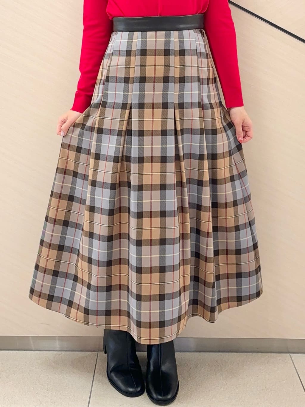 Rinaさんの「DRESSTERIOR｜◆チェックタックソフトプリーツスカート」を使ったコーディネート