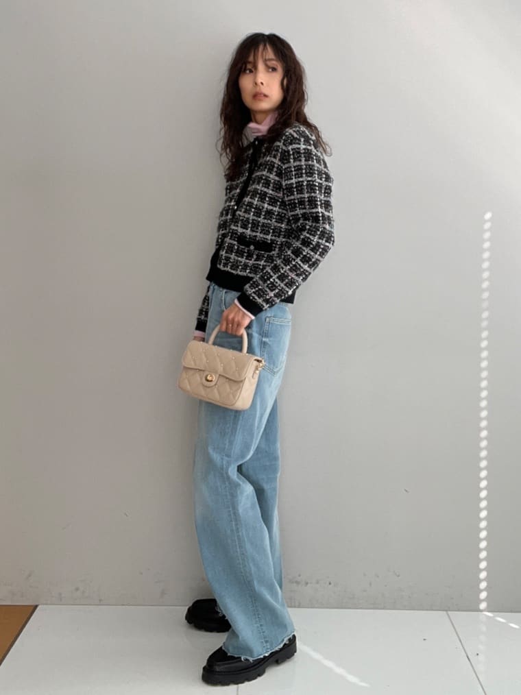 misaさんの「DRESSTERIOR｜【インナー使いに最適/しっとり暖かな吸湿発熱素材】タートルネックプルオーバー」を使ったコーディネート