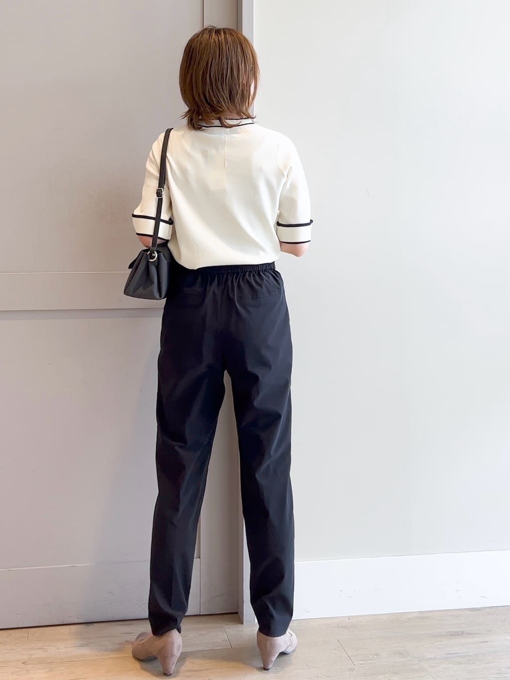 yamakoさんの「grove｜キレイも動きやすさも　美脚見えハイパーストレッチパンツ」を使ったコーディネート
