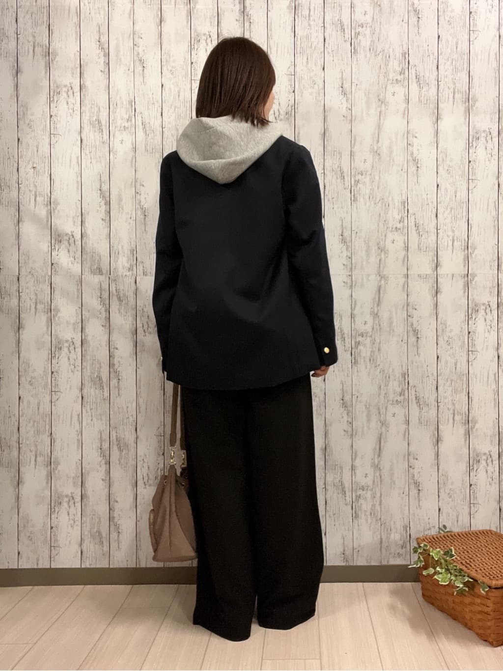 シカさんの「SHOO･LA･RUE｜【S-LL/体型カバー】上品なとろみが魅力 イージーワイドパンツ」を使ったコーディネート