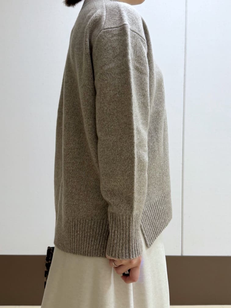 Rikoさんの「INDIVI｜【冬ニット人気NO．1！／カシミヤ混】ミドルゲージハイネックニット」を使ったコーディネート
