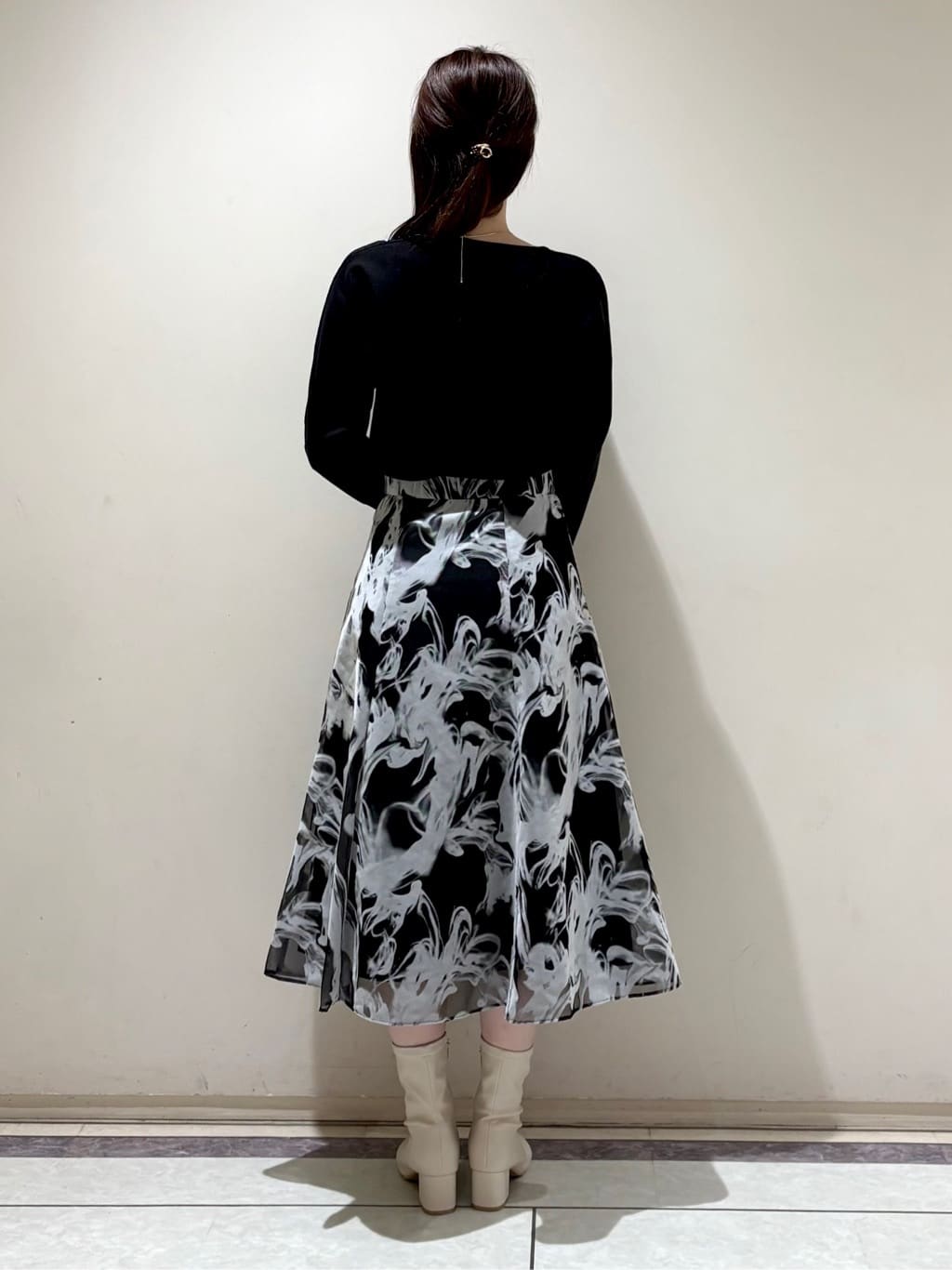sakiさんの「COUP DE CHANCE｜【手洗い可／日本製】フラワー柄プリントスカート」を使ったコーディネート