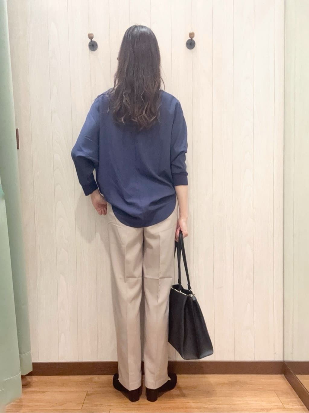 カンチャンさんの「SHOO･LA･RUE｜【洗える/S-LL】上品なラメ使い クルーネック ニットカーディガン」を使ったコーディネート