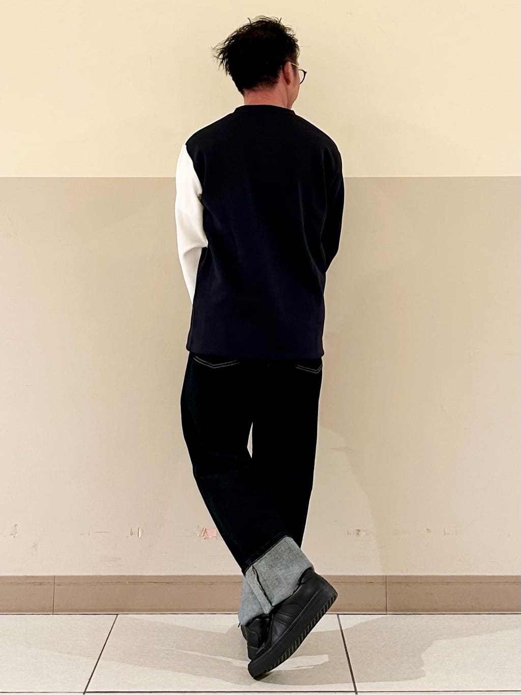 KENJI Iさんの「THE SHOP TK｜【一枚で着映える】パターンブロッキング長袖Tシャツ 洗濯機OK」を使ったコーディネート