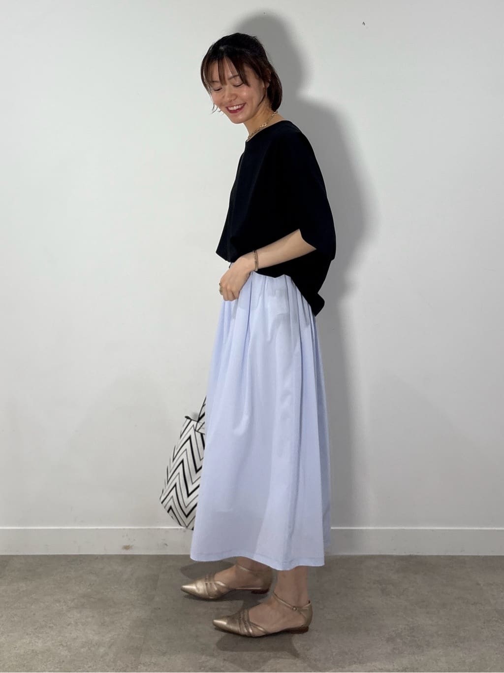 kanaeさんの「INDIVI｜【体型カバー/SETUP可能】ジョーゼット　ドルマンブラウス」を使ったコーディネート