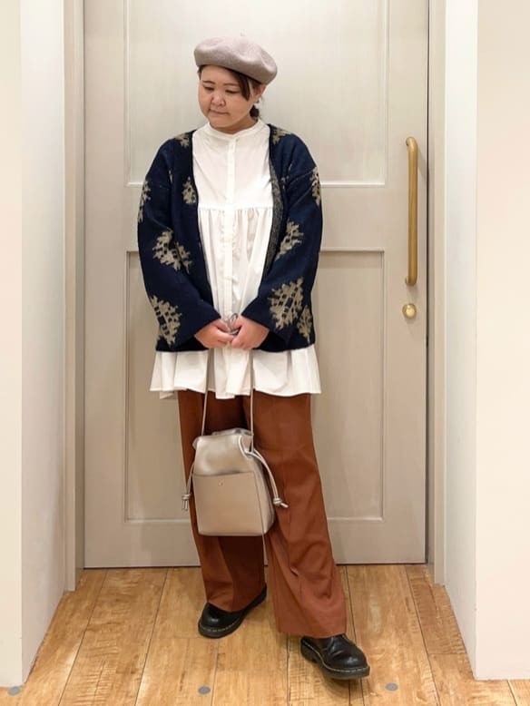 はまちゃんさんの「SHOO･LA･RUE｜羽織るだけでスタイリングの主役に 起毛柄カーディガン」を使ったコーディネート