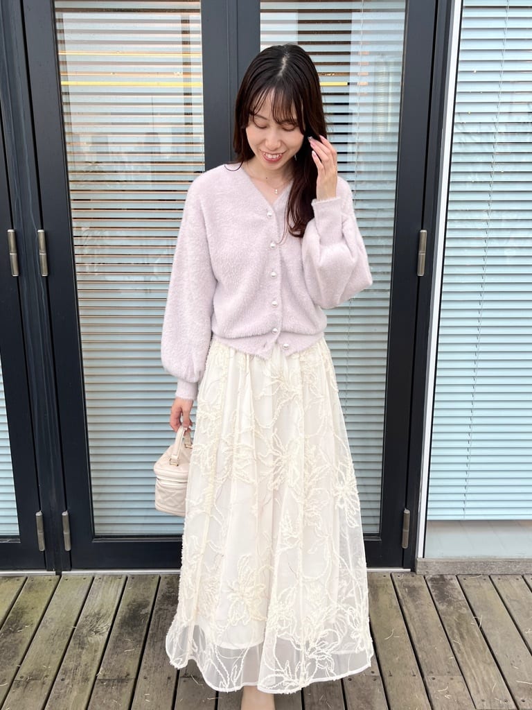 はばさんの「Couture brooch｜【前後2WAY】Springフェザーカーデトップス」を使ったコーディネート
