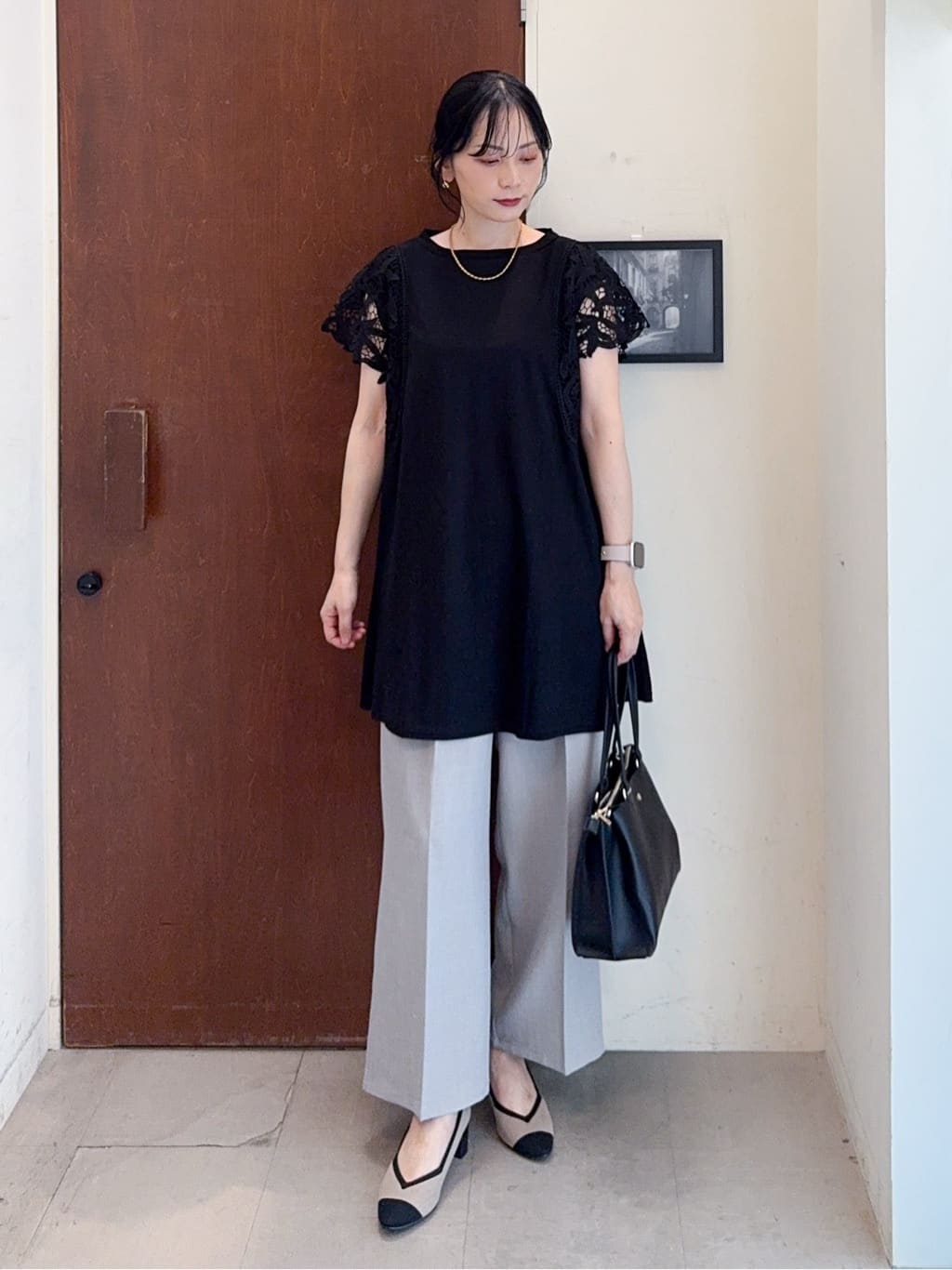 𝐇𝐢𝐫𝐨𝐦𝐢さんの「SHOO･LA･RUE｜【S-LL】上品華やか お袖レースチュニックトップス」を使ったコーディネート