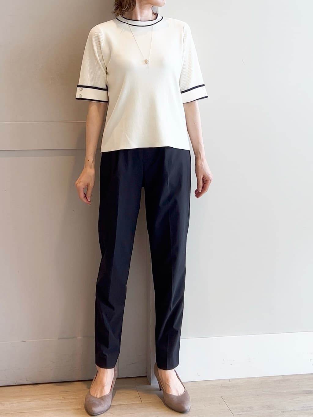 yamakoさんの「grove｜キレイも動きやすさも　美脚見えハイパーストレッチパンツ」を使ったコーディネート
