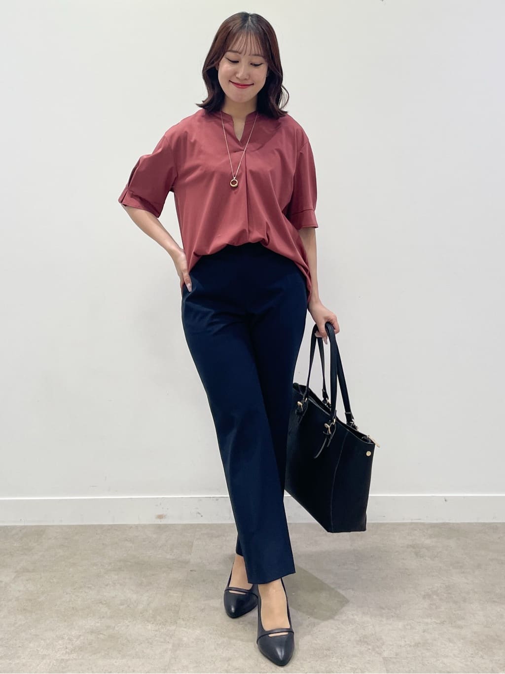 yukariさんの「Reflect｜【すっきり見え！長め丈／マシンウォッシュ可】スキッパーネックジャージトップス」を使ったコーディネート