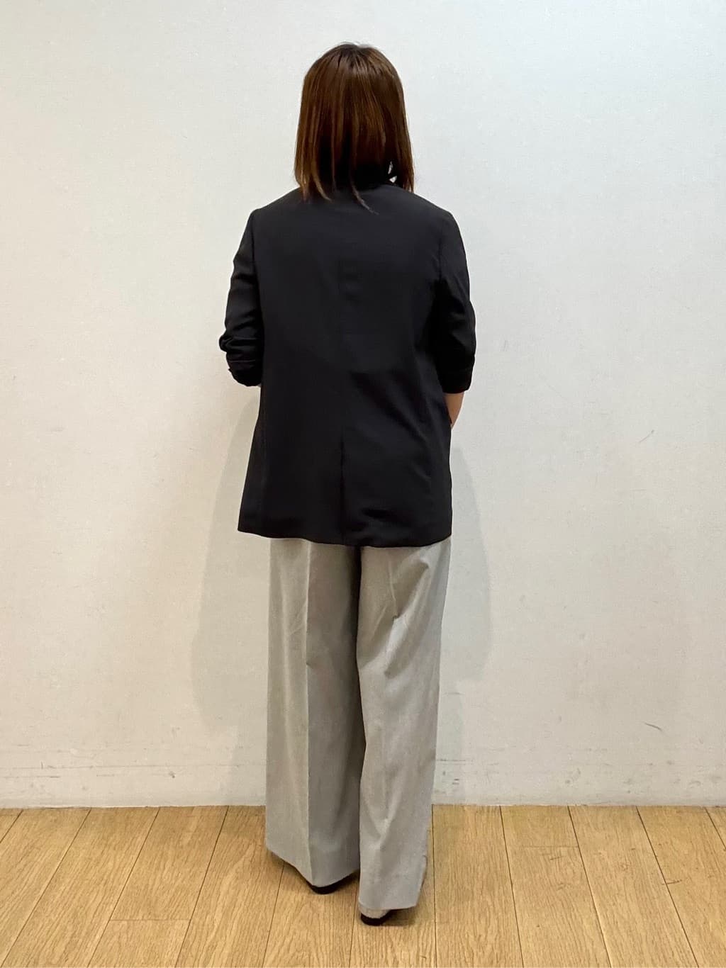 mikkoさんの「INDIVI｜フロッキードットブラウス」を使ったコーディネート