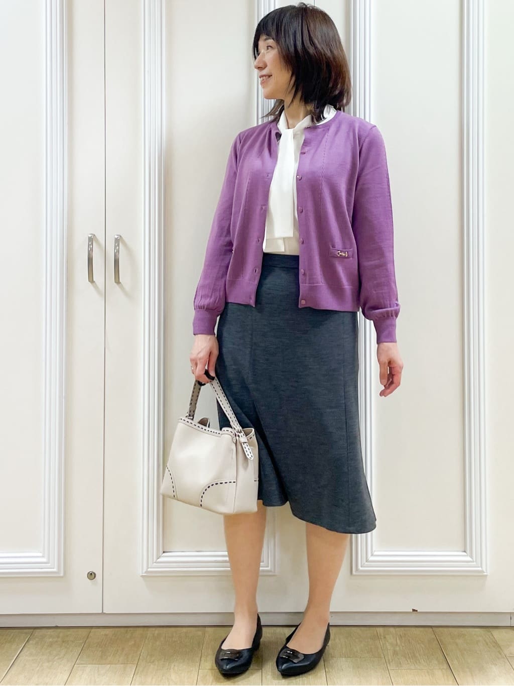 めいさんの「Reflect｜【きちんと見え／通勤／セレモニーにおすすめ◎】ドット柄ボウタイブラウス」を使ったコーディネート