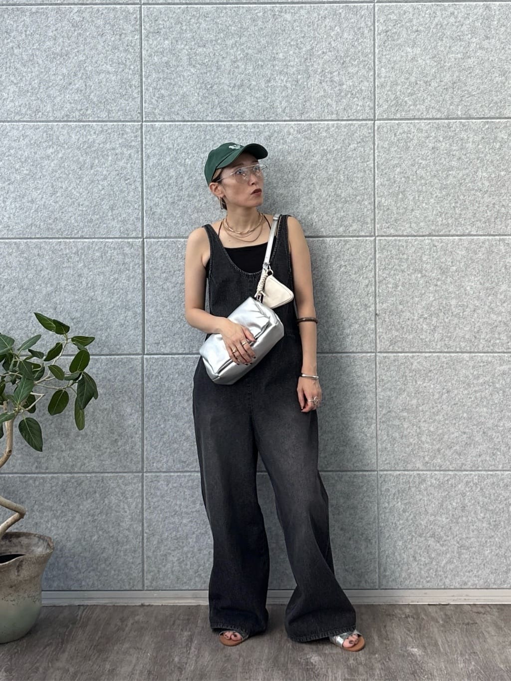 kotakiさんの「INDIVI｜デニムサロペット」を使ったコーディネート