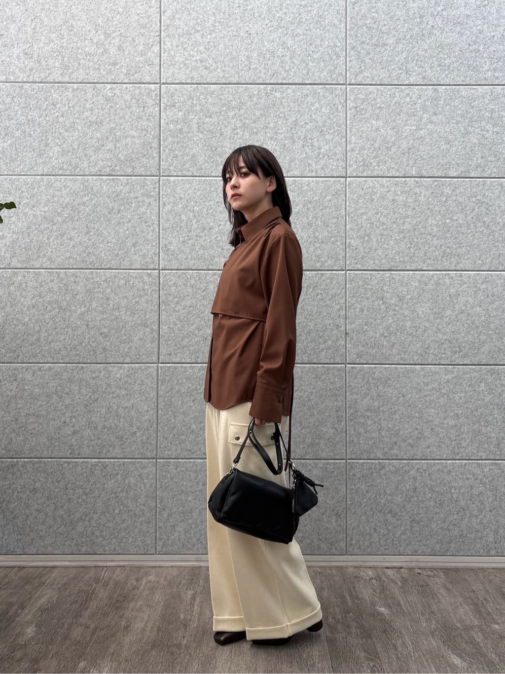 erikaさんの「INDIVI｜アシメジレシャツ」を使ったコーディネート